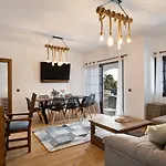 Maylands Villa *