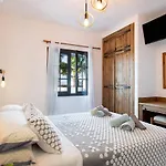 Maylands Villa *
